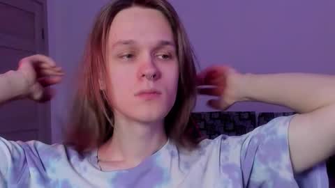 Snapshot of shy_nny chatting on October 15, 11:18 am Mark online show from October 15, 11:18 am