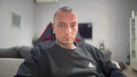 sidvicious23cm online show from November 20, 11:42 am