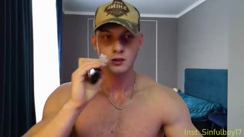 Snapshot of sinffuly chatting on February 24, 10:04 am Richard online show from February 24, 10:04 am