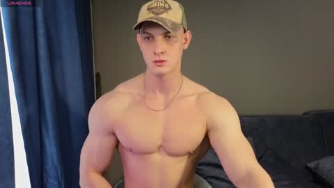 Snapshot of sinffuly chatting on January 30, 9:57 am Richard online show from January 30, 9:57 am