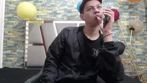 Snapshot of sirryant chatting on December 4, 12:25 pm SIR RYANT online show from December 4, 12:25 pm