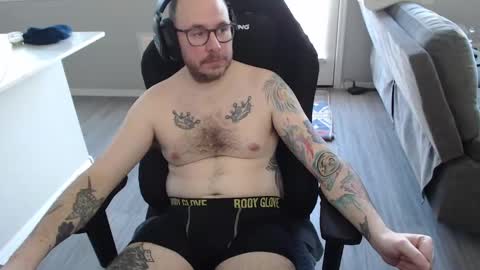 Snapshot of sirscotty831 chatting on February 1, 11:37 pm Sir Scotty online show from February 1, 11:37 pm