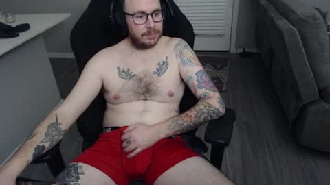 Snapshot of sirscotty831 chatting on February 8, 3:41 am Sir Scotty online show from February 8, 3:41 am