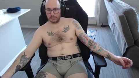 Snapshot of sirscotty831 chatting on February 3, 12:04 am Sir Scotty online show from February 3, 12:04 am