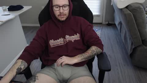 Snapshot of sirscotty831 chatting on February 4, 2:32 pm Sir Scotty online show from February 4, 2:32 pm