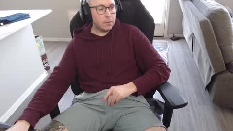 Snapshot of sirscotty831 chatting on February 21, 3:32 pm Sir Scotty online show from February 21, 3:32 pm