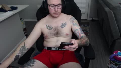 Snapshot of sirscotty831 chatting on February 23, 3:29 am Sir Scotty online show from February 23, 3:29 am