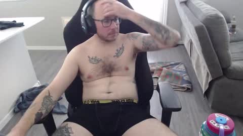 Snapshot of sirscotty831 chatting on December 15, 10:37 pm Sir Scotty online show from December 15, 10:37 pm