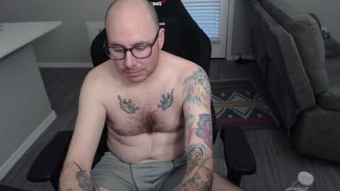 Snapshot of sirscotty831 chatting on January 12, 12:49 am Sir Scotty online show from January 12, 12:49 am