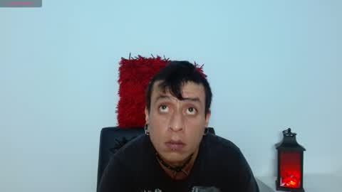 skinnydevil1 online show from February 13, 3:35 am