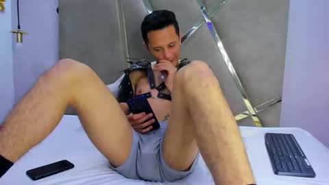 SkinnyZeth online show from October 2, 7:12 am