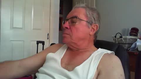 Skipper1970 online show from April 6, 1:24 am