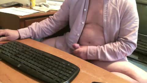 Snapshot of skn1960e chatting on December 17, 2:55 pm skn1960e online show from December 17, 2:55 pm