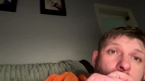 skuzzy25 online show from March 8, 6:52 am