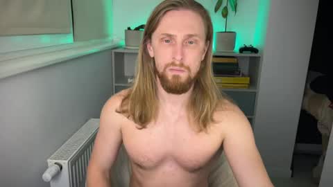 sky_guy25 online show from November 9, 9:19 pm