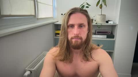 Snapshot of sky_guy25 chatting on September 30, 8:19 am sky_guy25 online show from September 30, 8:19 am