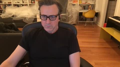 Skyline3371 online show from December 4, 8:01 am