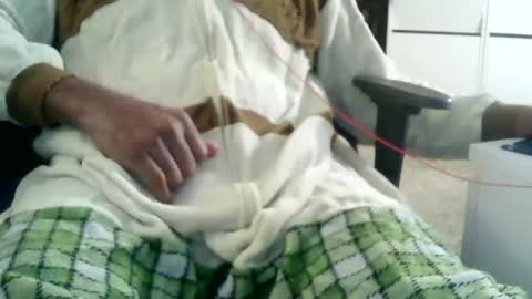 slipperyballs900 online show from February 3, 3:59 am