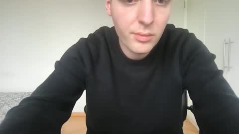 sluttystudent22 online show from April 17, 1:25 pm