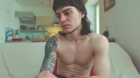 Gus online show from March 8, 4:27 am