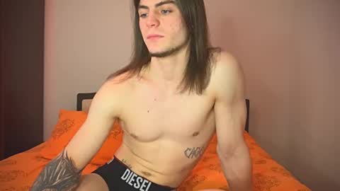 Gus online show from February 14, 4:15 am