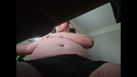 Snapshot of smallone19832 chatting on January 18, 9:24 am smallone19832 online show from January 18, 9:24 am