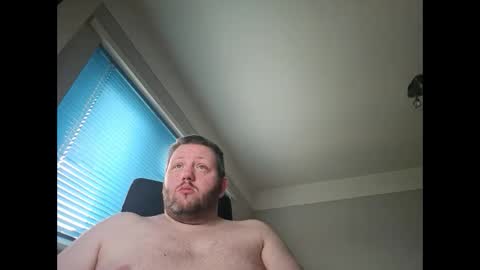 Snapshot of smallone19832 chatting on December 18, 9:47 am smallone19832 online show from December 18, 9:47 am