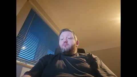 Snapshot of smallone19832 chatting on February 11, 7:23 am smallone19832 online show from February 11, 7:23 am