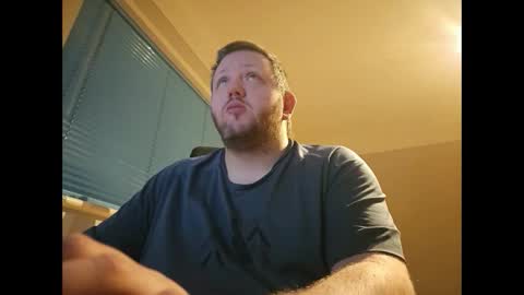 Snapshot of smallone19832 chatting on January 29, 7:15 am smallone19832 online show from January 29, 7:15 am