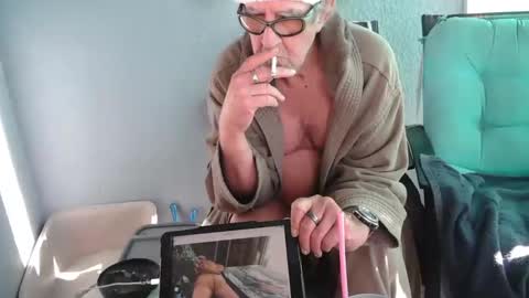 Daddy online show from December 21, 4:04 pm