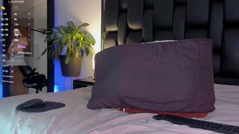 Jade Smiith online show from January 16, 12:35 am