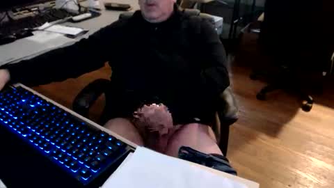 smly online show from December 5, 8:38 pm