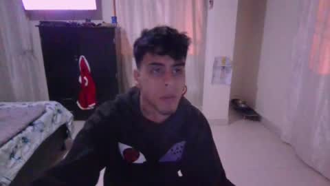 Snapshot of smoker00teddybear chatting on December 21, 5:36 am teddy online show from December 21, 5:36 am