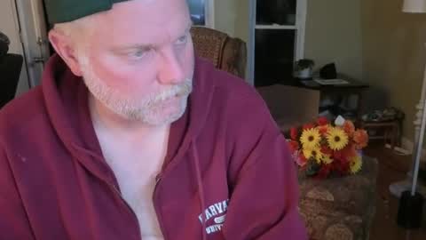 Snapshot of smokymountanman chatting on October 22, 2:59 am smokymountanman online show from October 22, 2:59 am