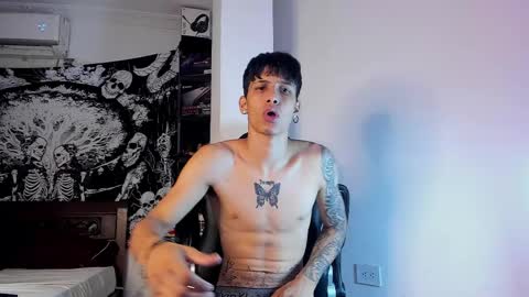 snakebutterfly online show from April 20, 5:04 pm