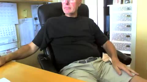 snickarn335731 online show from September 10, 12:26 pm