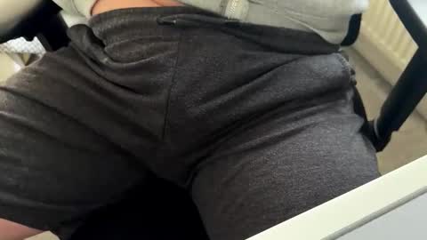 snowman40uk15 online show from April 16, 8:14 am