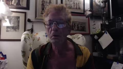 Snapshot of so_erotic_sub chatting on October 21, 6:38 am ImYourBitch online show from October 21, 6:38 am