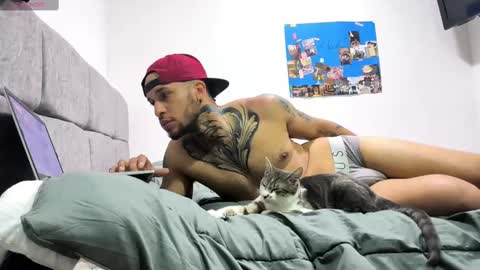 spartan_knight16 online show from September 14, 2:13 am