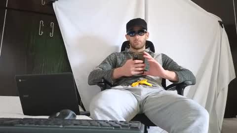 Marco. When Im offline you can view premium content in bio online show from October 15, 1:19 pm