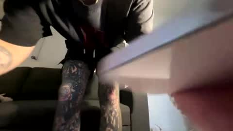 Keepscrolling online show from February 25, 3:29 am