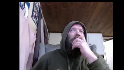 Snapshot of squegly chatting on January 4, 3:50 am Bryan online show from January 4, 3:50 am