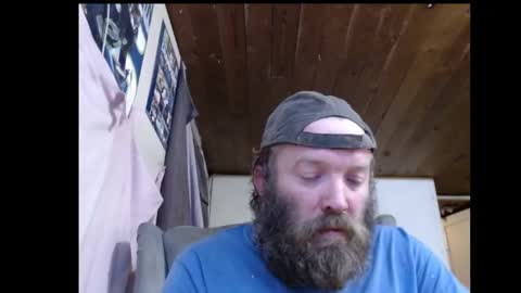 Snapshot of squegly chatting on September 29, 3:05 am Bryan online show from September 29, 3:05 am