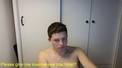 st1vemaster01 online show from April 26, 3:31 pm