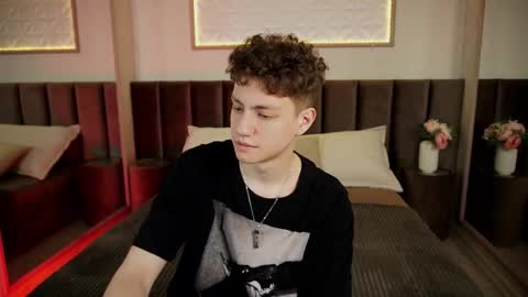 Esrefan online show from March 11, 9:00 pm