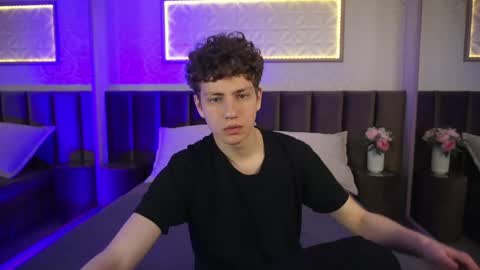 Esrefan online show from April 15, 8:09 pm