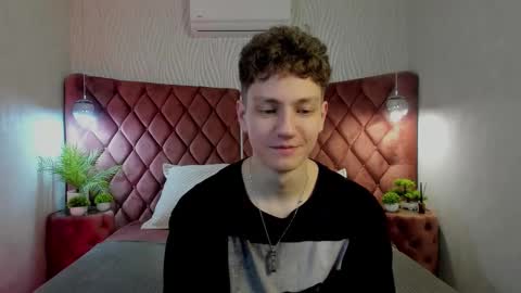 Esrefan online show from March 5, 8:16 pm