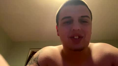 Snapshot of stepbro18 chatting on January 21, 4:33 am Honestly Im a slut I have a high sex drive and I love talking to people off this platform  online show from January 21, 4:33 am