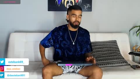 Snapshot of stephenbrown_ chatting on December 28, 5:44 am    ................     online show from December 28, 5:44 am