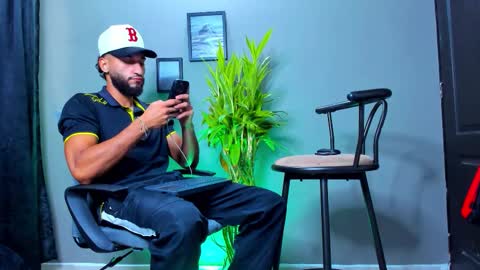 Snapshot of stev_velez chatting on October 19, 2:20 pm Steve  online show from October 19, 2:20 pm